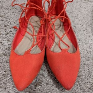 EUC SIZE 8 RED ON FLATS